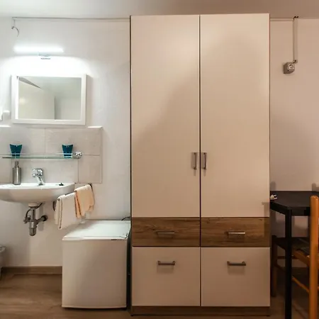 בית הארחה Ticar