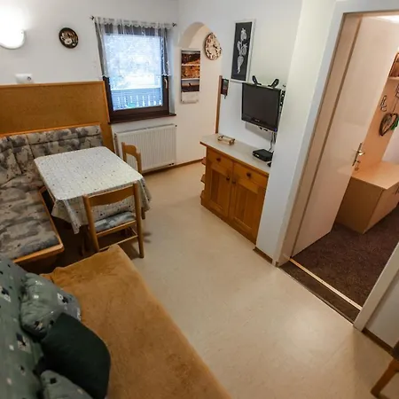 בית הארחה Ticar 4*