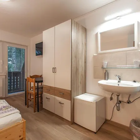 Ticar בית הארחה בוהין