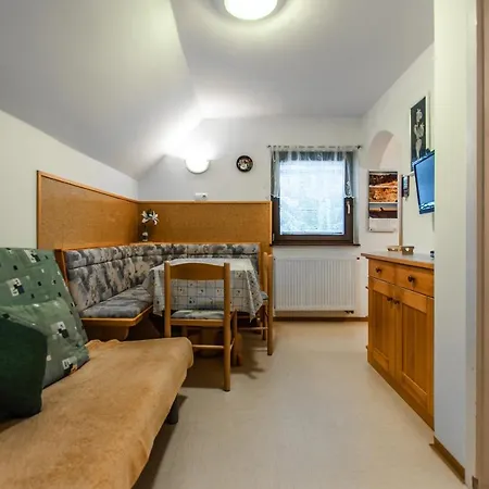 בית הארחה Ticar