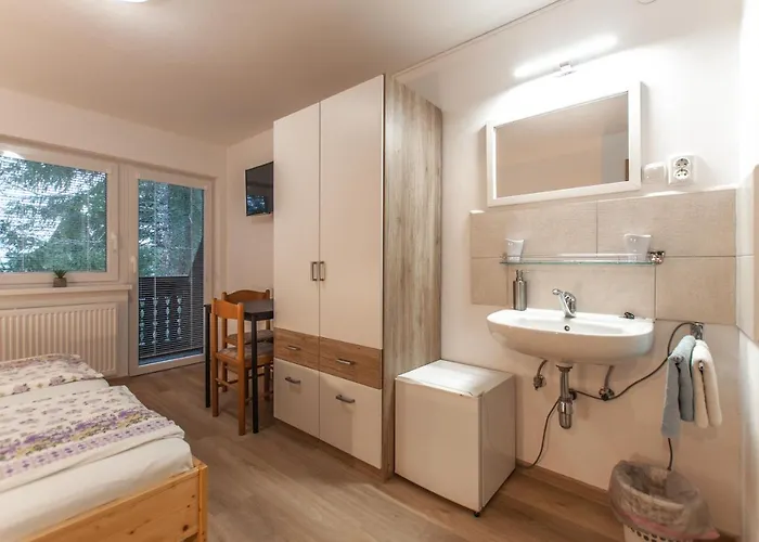 Ticar ゲストハウス ボーヒニ